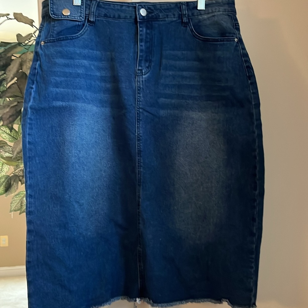 ALLEGRA K WOMENS MIDI DENIM SKIRT. NWT. SIZE XL.